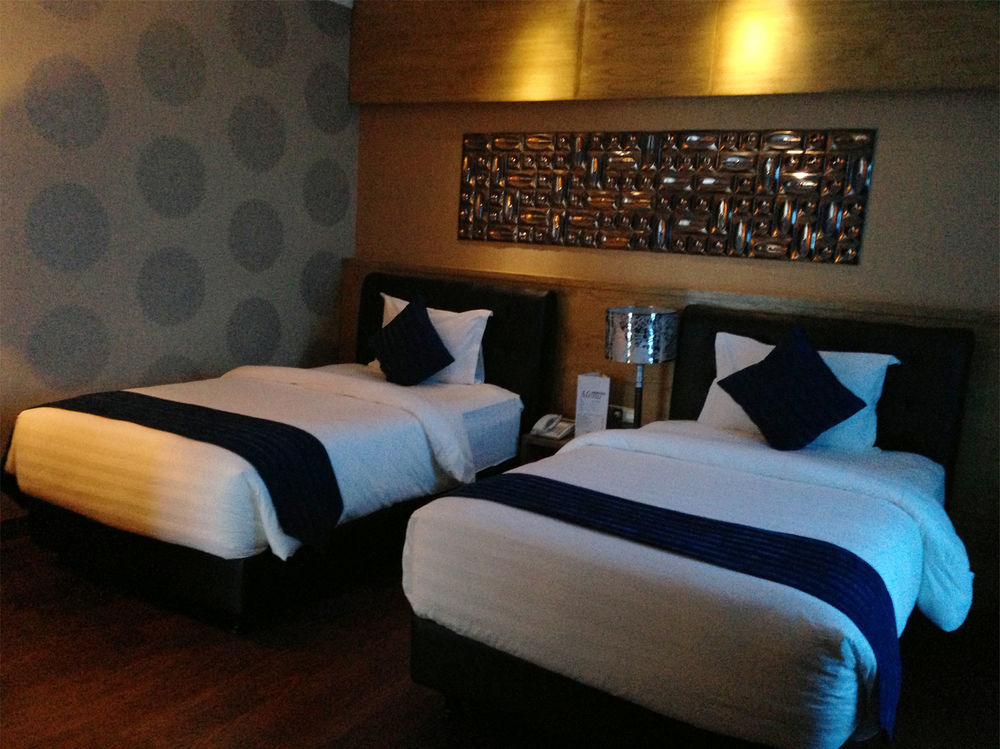 ג'קרטה Sahati Hotel מראה חיצוני תמונה