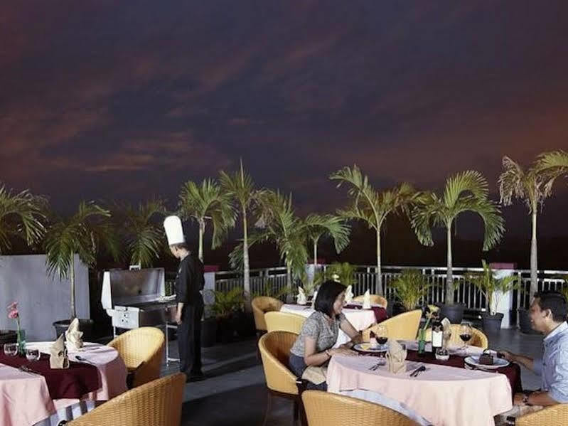 ג'קרטה Sahati Hotel מראה חיצוני תמונה