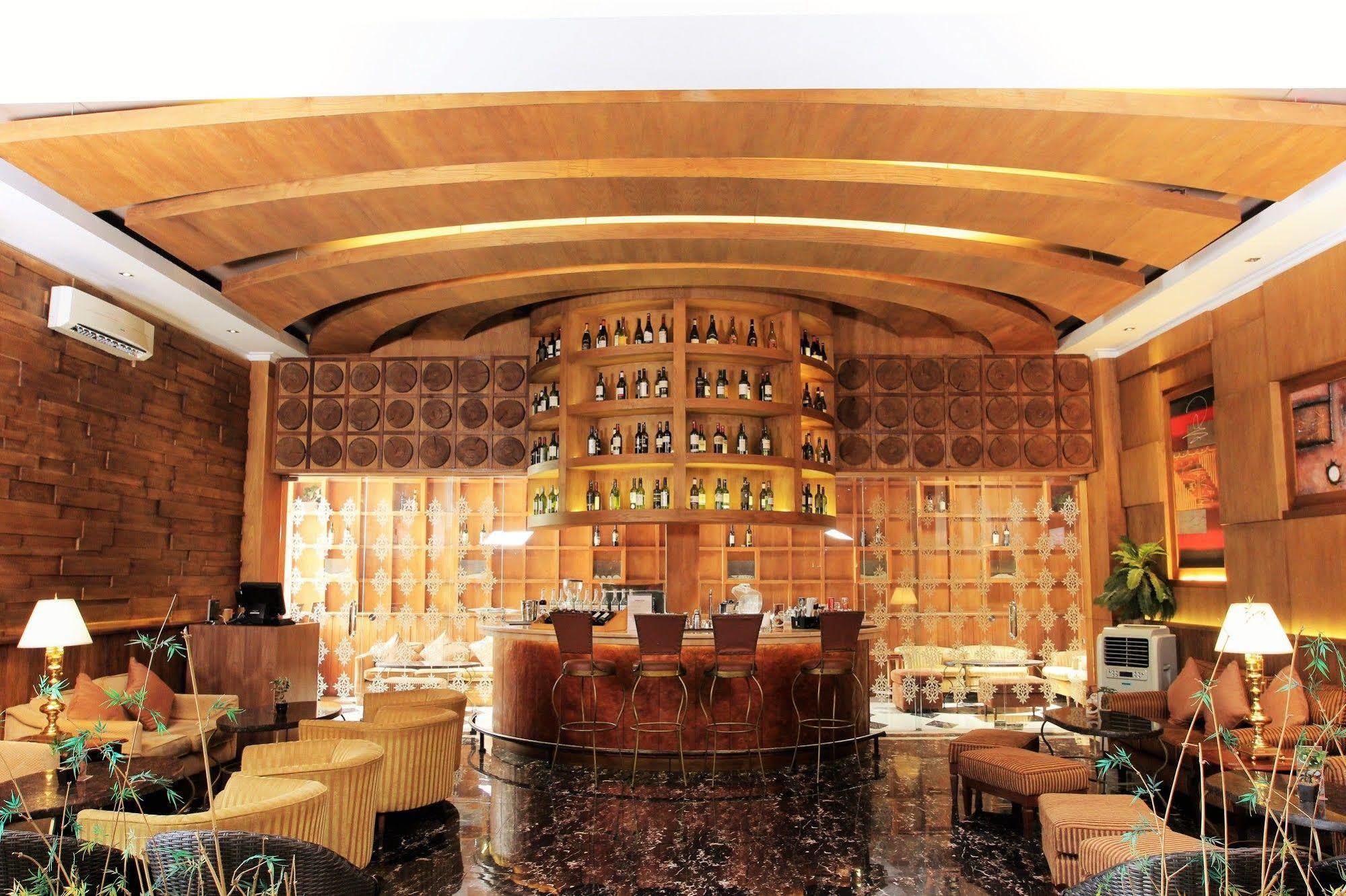 ג'קרטה Sahati Hotel מראה חיצוני תמונה